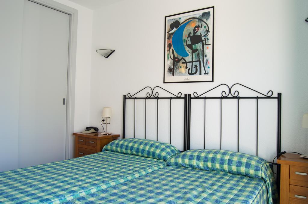 Hostal Rosales Es Pujols Cameră foto