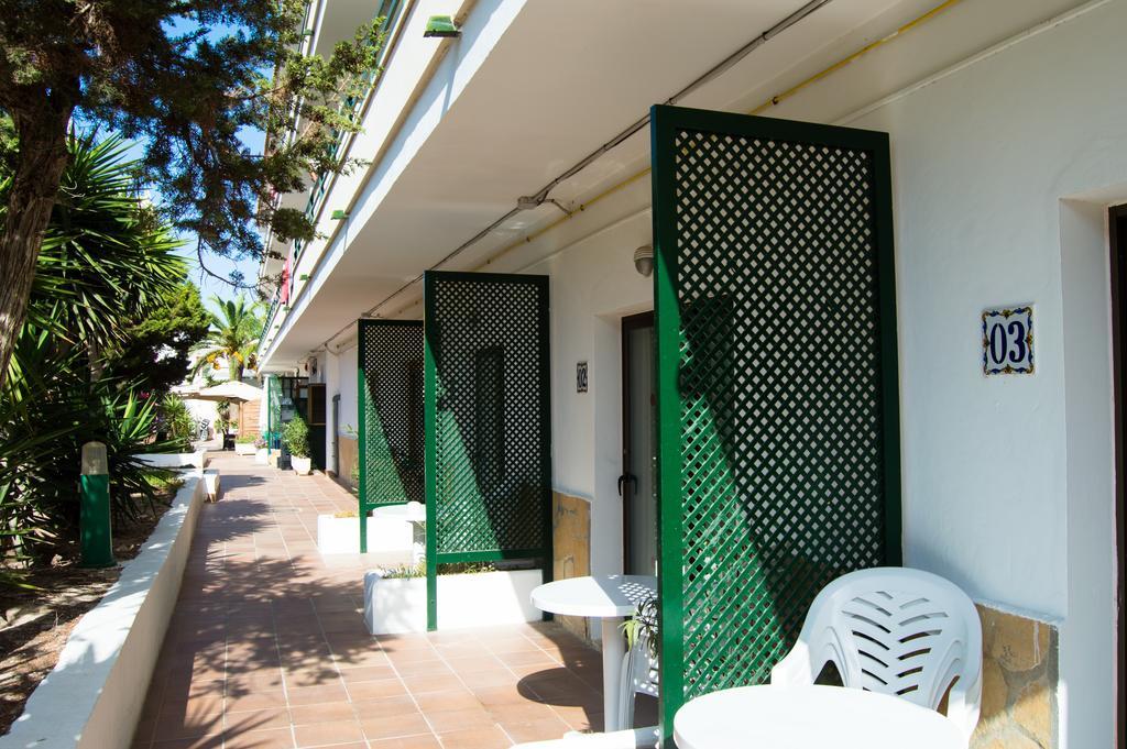 Hostal Rosales Es Pujols Exterior foto