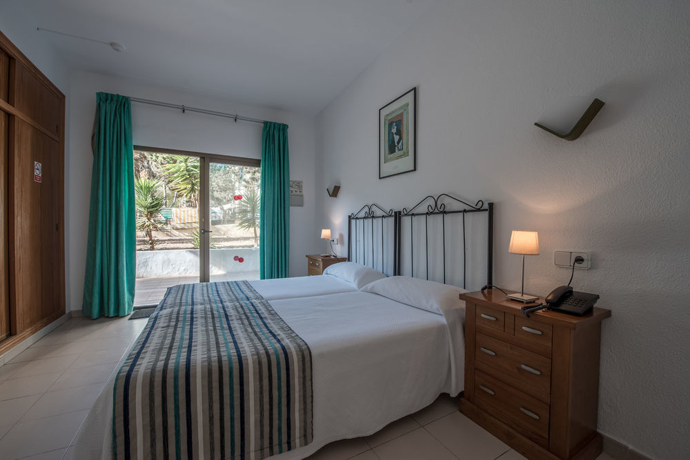 Hostal Rosales Es Pujols Exterior foto